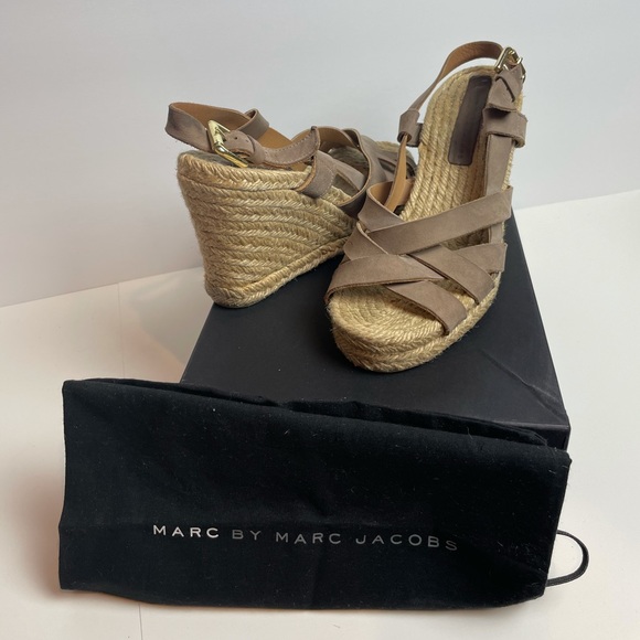 Marc by Marc Jacobs Suede Taupe Espadrille Wedges - Picture 11 of 12